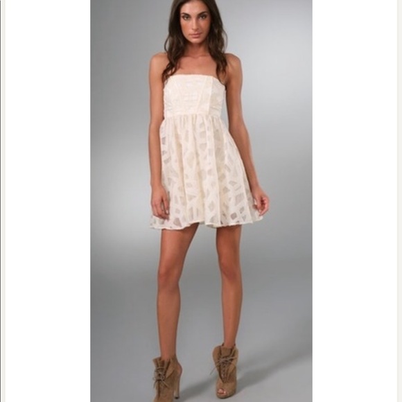 Alice + Olivia Dresses & Skirts - Alice + Olivia KRISTIN party dress. Creamy yellow